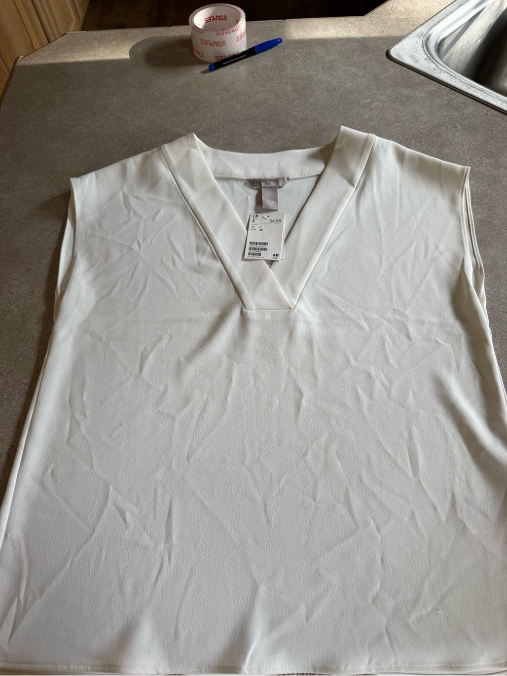 H&M Cream V-Neck Sleeveless Top